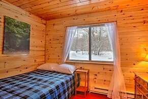 400-acre Outdoor Enthusiast's Lodge in Mancelona!