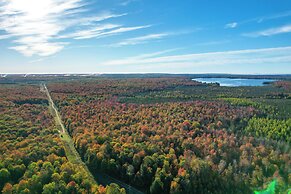 400-acre Outdoor Enthusiast's Lodge in Mancelona!