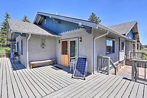 Walk to Downtown: Custer Retreat w/ Fire Pit!