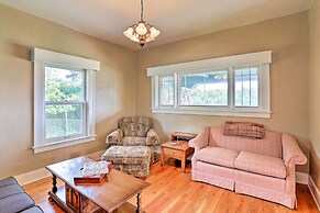 Walk to Downtown: Custer Retreat w/ Fire Pit!