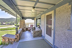 Walk to Downtown: Custer Retreat w/ Fire Pit!