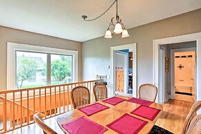 Walk to Downtown: Custer Retreat w/ Fire Pit!