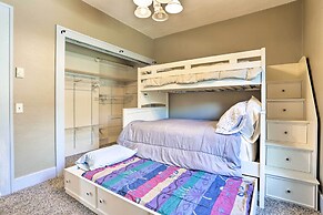 Custer Retreat w/ Pool Access, Walk to Downtown!