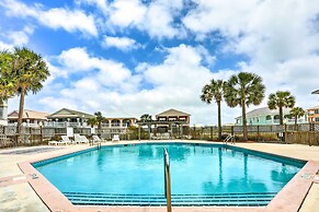 Gulf Shores Family Home w/ Deck, Walk to Beach!