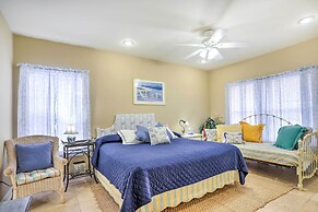 Gulf Shores Family Home w/ Deck, Walk to Beach!