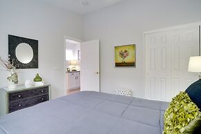 Pool, Fenced Yard: El Mirage 'sunshine House'