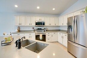 Pool, Fenced Yard: El Mirage 'sunshine House'