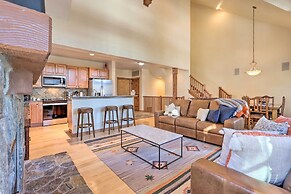 Ski-in/ski-out Donnelly Townhome w/ Hot Tub!