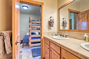 Ski-in/ski-out Donnelly Townhome w/ Hot Tub!