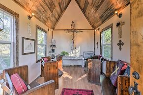 Cozy Texas Retreat w/ Patio, Grill & Fire Pit!