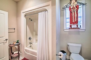 Cozy Texas Retreat w/ Patio, Grill & Fire Pit!