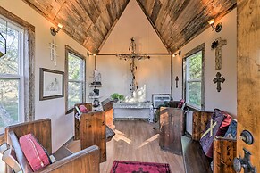 Cozy Texas Retreat w/ Patio, Grill & Fire Pit!