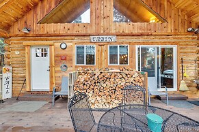 Peaceful Garden Valley Cabin w/ Private Deck!