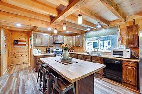 Peaceful Garden Valley Cabin w/ Private Deck!