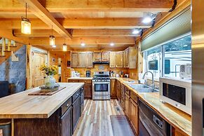 Peaceful Garden Valley Cabin w/ Private Deck!