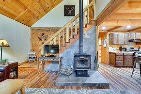 Peaceful Garden Valley Cabin w/ Private Deck!