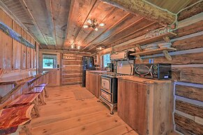 Montana Retreat: Original Hamilton Log Cabin!