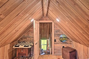 Montana Retreat: Original Hamilton Log Cabin!