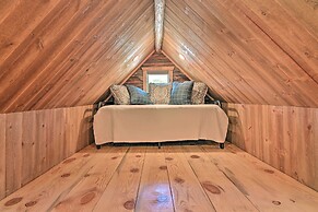 Montana Retreat: Original Hamilton Log Cabin!