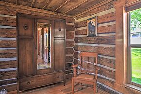 Montana Retreat: Original Hamilton Log Cabin!
