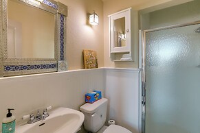 Waterfront Granbury House w/ Deck & Private Dock!