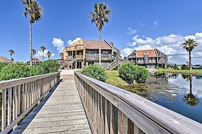 Matagorda Townhome W/deck, Views, Pool Access