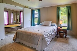 Tennessee Vacation Rental ~ 2 Mi to Windrock Park!