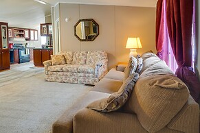 Tennessee Vacation Rental ~ 2 Mi to Windrock Park!