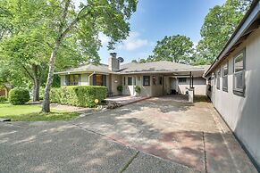 Private Pool: Lakefront Home in Hot Springs!