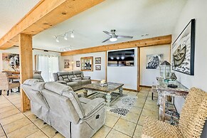 Private Pool: Lakefront Home in Hot Springs!