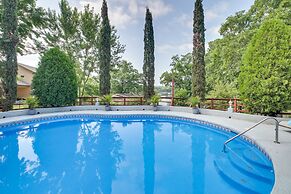 Private Pool: Lakefront Home in Hot Springs!