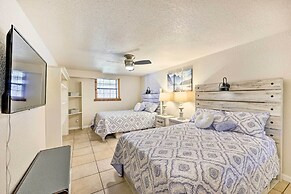 Private Pool: Lakefront Home in Hot Springs!