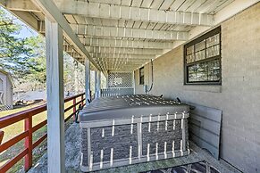 Private Pool: Lakefront Home in Hot Springs!