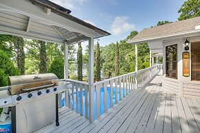 Private Pool: Lakefront Home in Hot Springs!