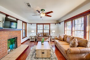 Private Pool: Lakefront Home in Hot Springs!