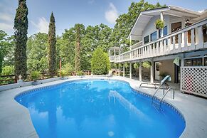 Private Pool: Lakefront Home in Hot Springs!