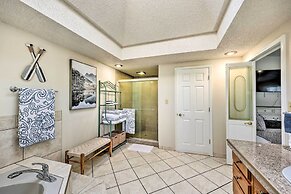 Private Pool: Lakefront Home in Hot Springs!