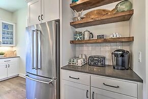 Modern Kingsland Lake Front House w/ Heated Pool!