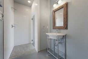 Modern Kingsland Lake Front House w/ Heated Pool!