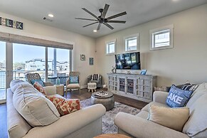 Modern Kingsland Lake Front House w/ Heated Pool!