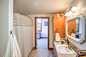 Stunning Silesia Home, Horse Boarding + River View