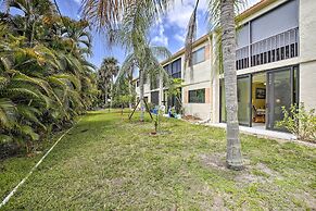 Cheery Condo With Pool Access: 3 Miles to Beach!