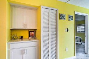 Cheery Condo With Pool Access: 3 Miles to Beach!