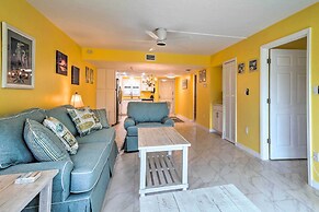 Cheery Condo With Pool Access: 3 Miles to Beach!