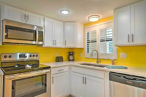Cheery Condo With Pool Access: 3 Miles to Beach!