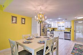 Cheery Condo With Pool Access: 3 Miles to Beach!