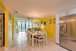 Cheery Condo With Pool Access: 3 Miles to Beach!