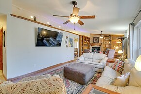 < 1 Mi to Lake: Hot Springs Village Escape w/ Deck