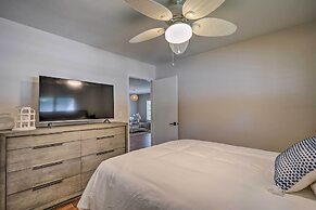 Naples Oasis w/ Screened Pool, Bike to Beach!