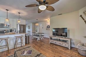 Naples Oasis w/ Screened Pool, Bike to Beach!